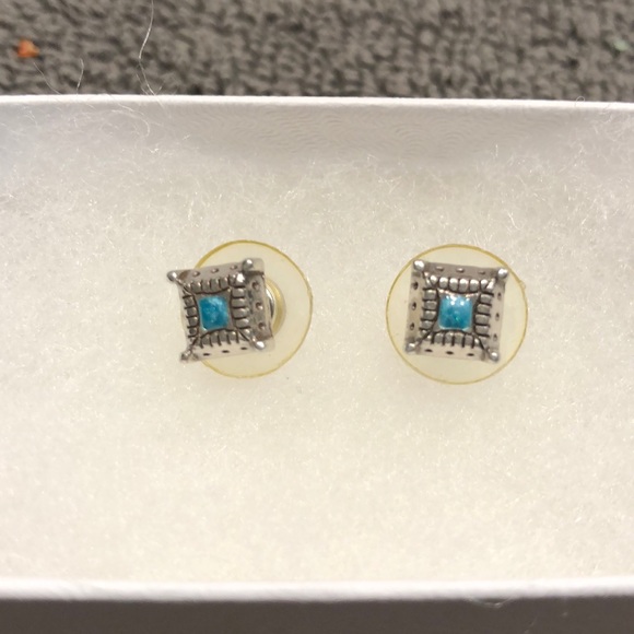 Earrings - Picture 1 of 2